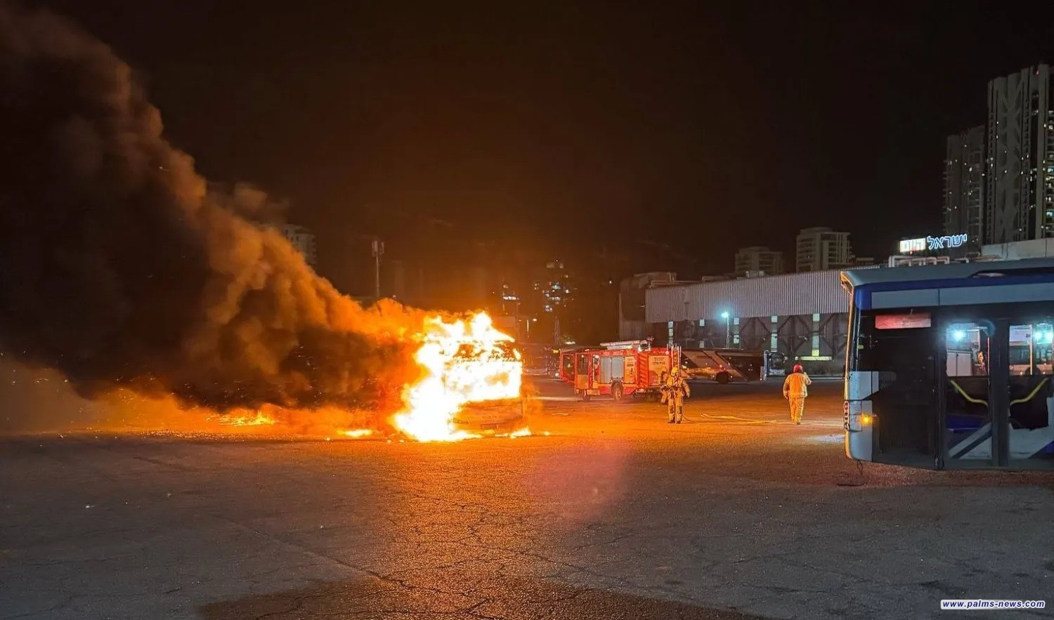 انفجارات تطال حافلات في إسرائيل... ونتنياهو يرد بعملية «مكثفة» في الضفة